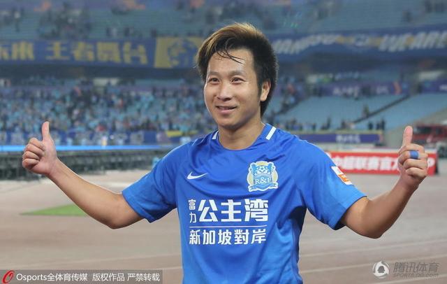 扒开美女下面进去